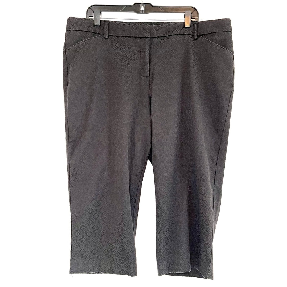 Diamond Pattern Capri Pants